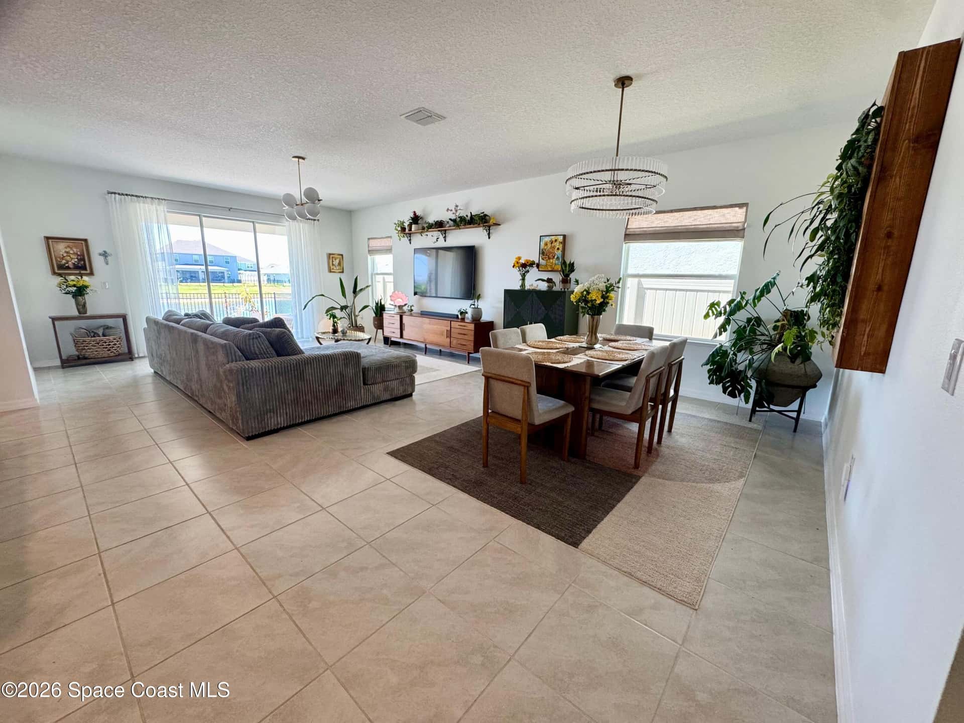 2412 Carrick thumbnail 3