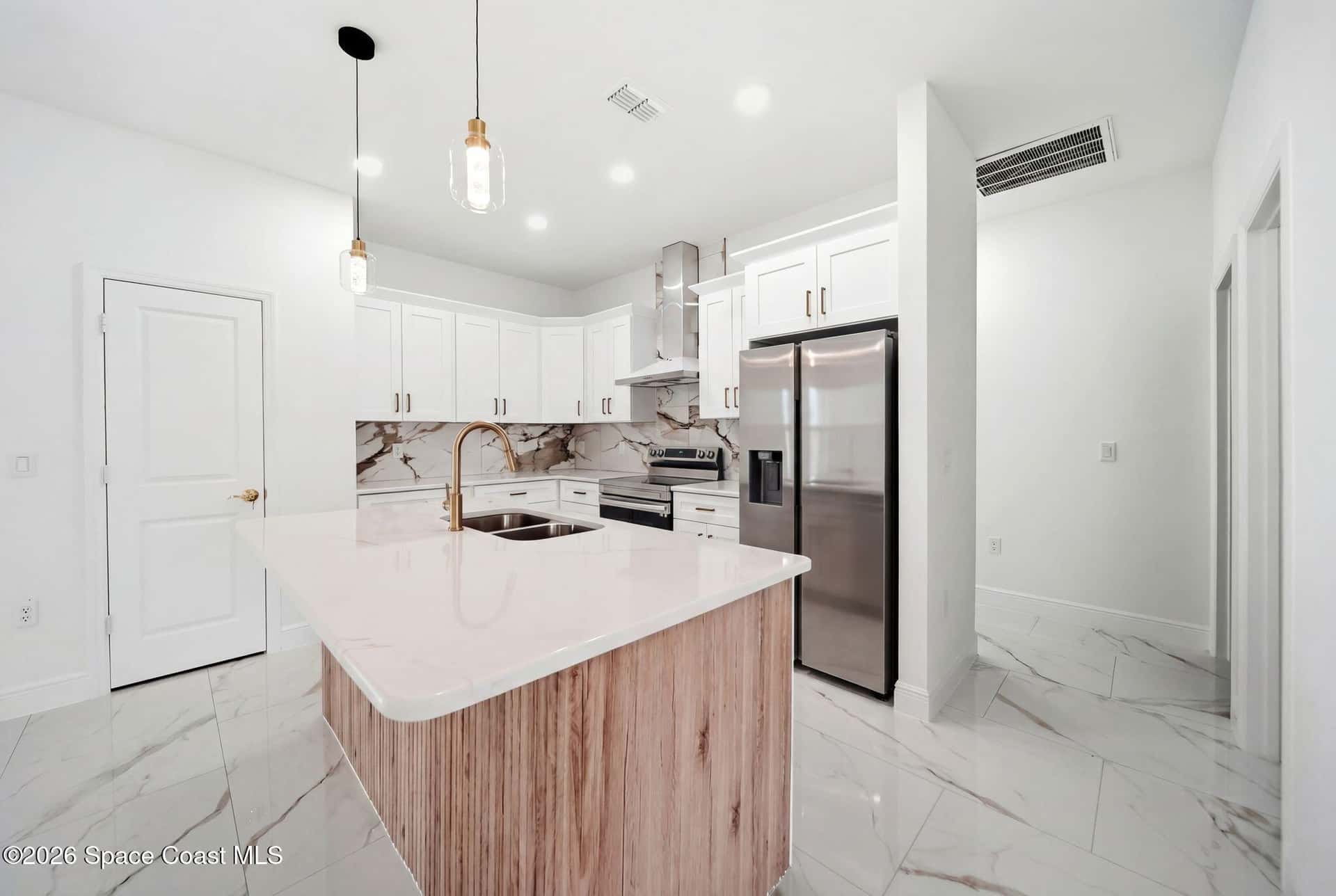 2180 Cogan thumbnail 2