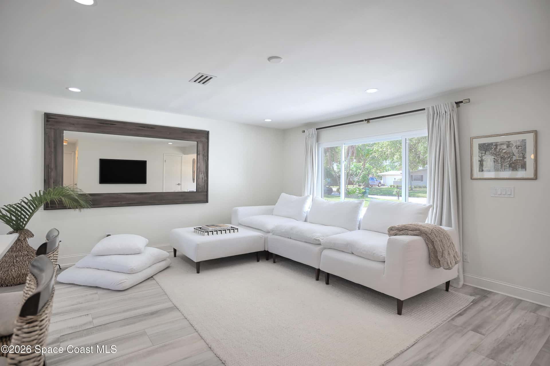 1162 Samar thumbnail 3