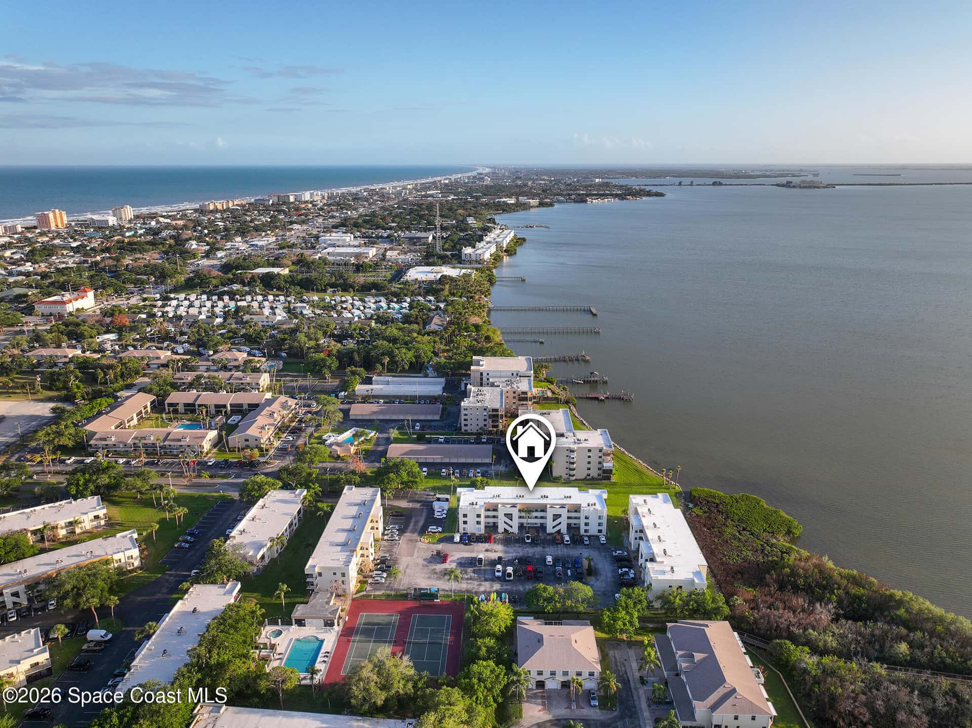 200 International thumbnail 3