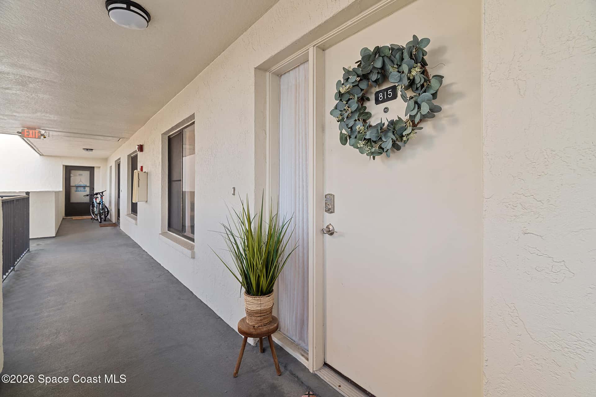 200 International thumbnail 5