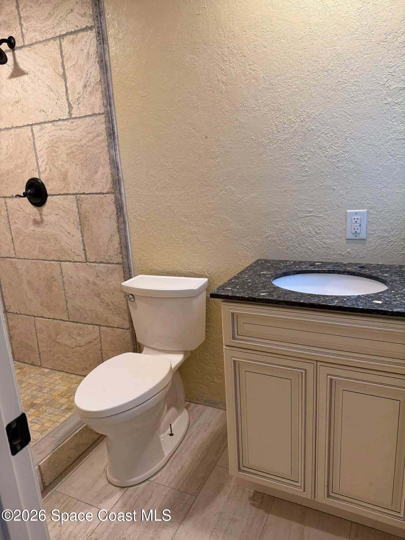 3870 Valley thumbnail 5