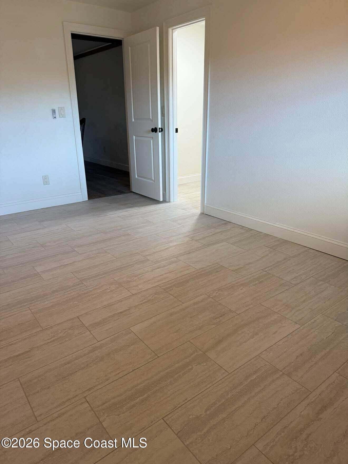 3870 Valley thumbnail 6