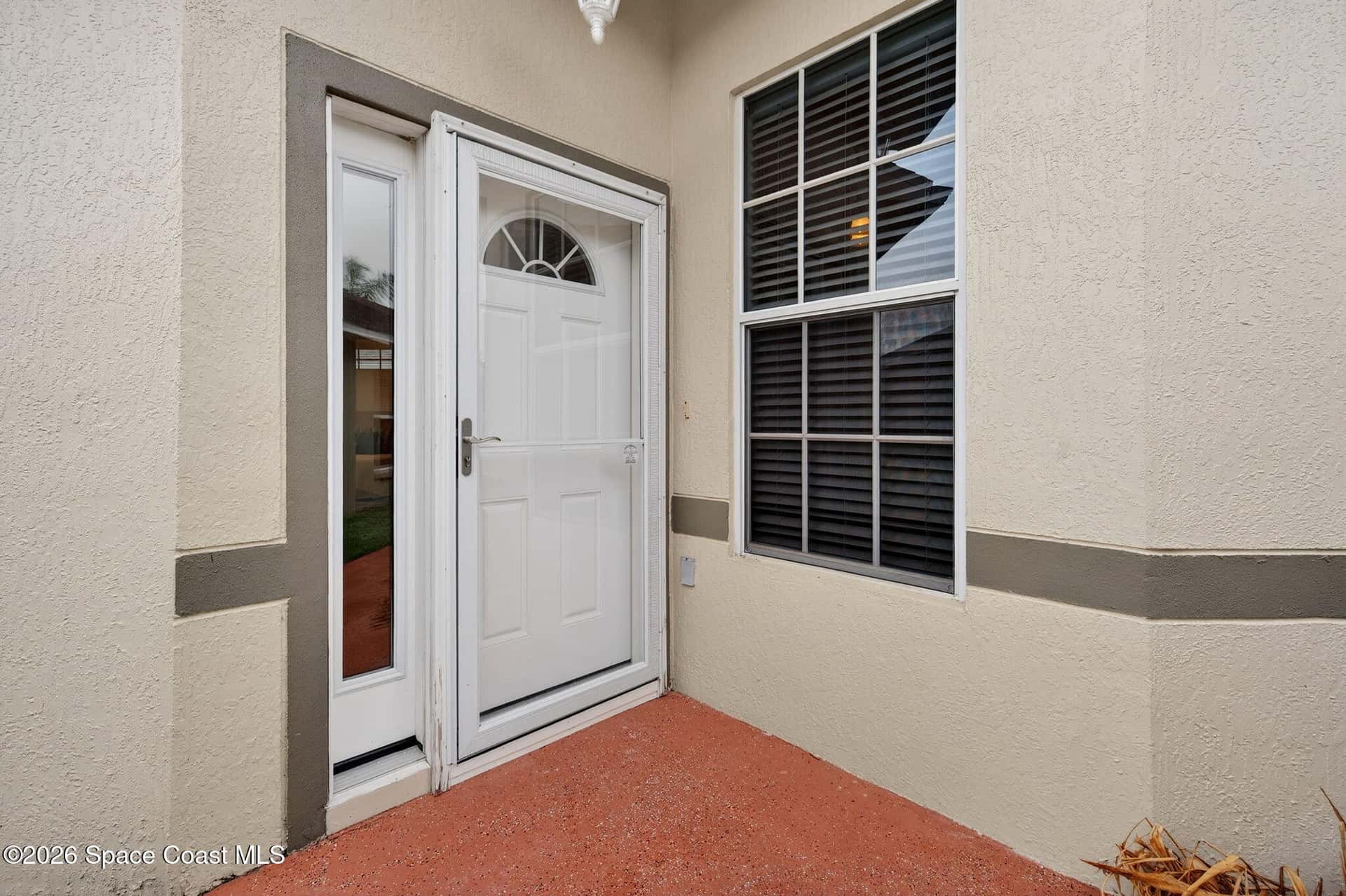 521 Priscilla thumbnail 5