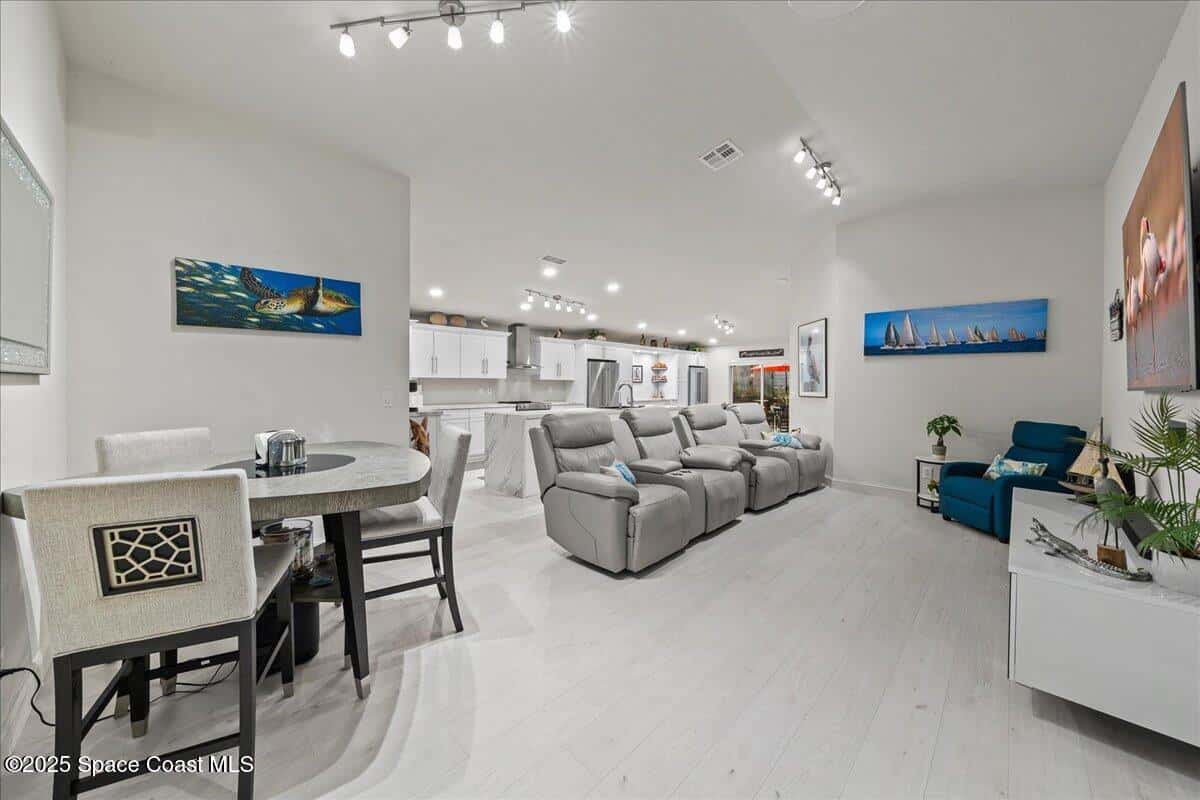 2577 Deercroft thumbnail 5