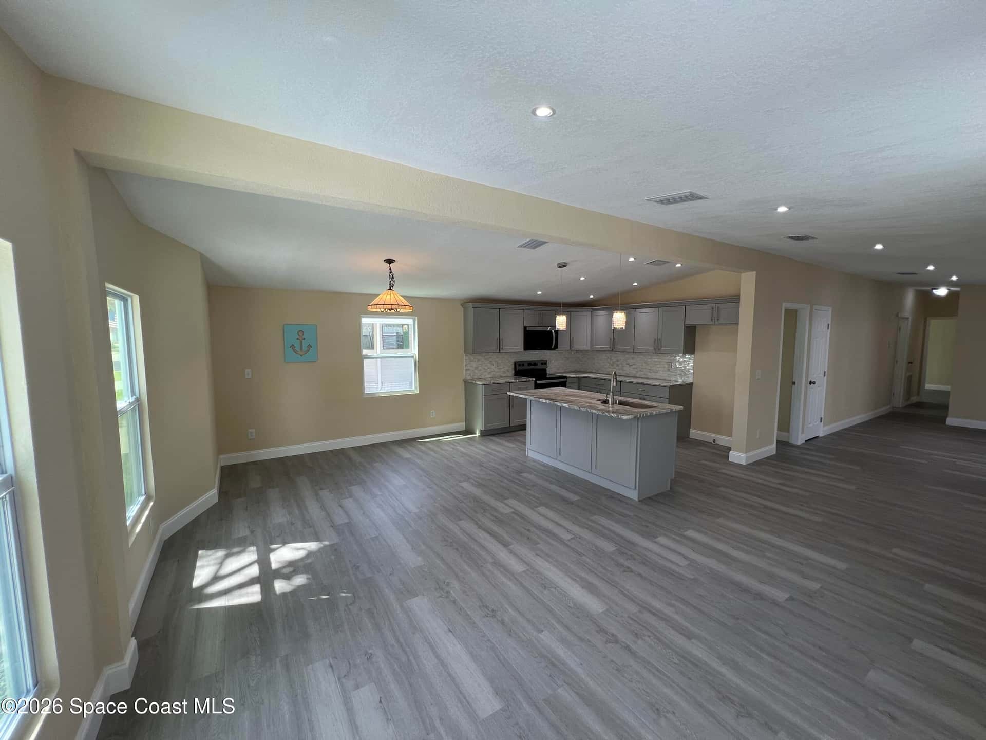 1213 Iriquois thumbnail 3