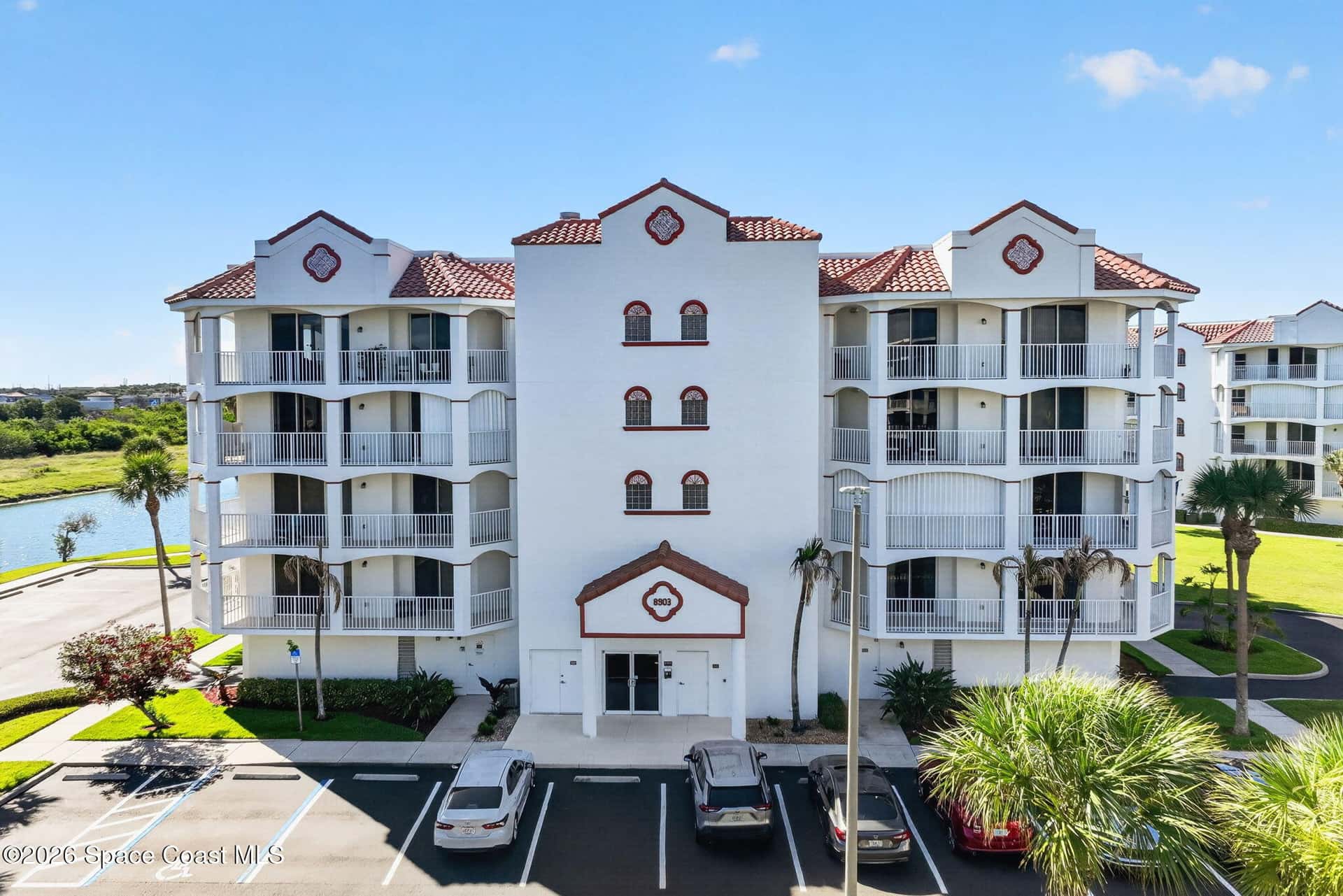 8903 Laguna thumbnail 1