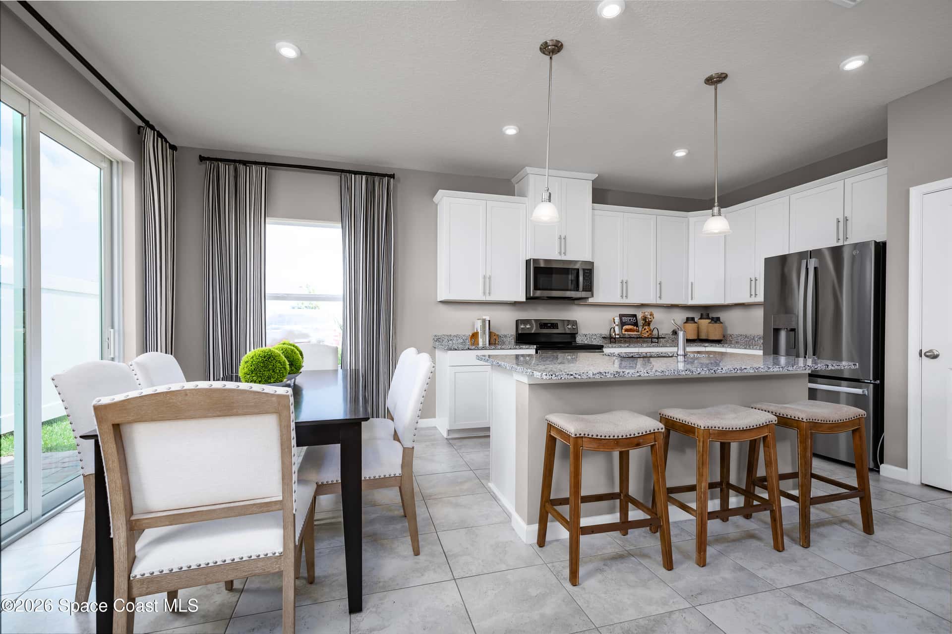 2604 Landing thumbnail 2