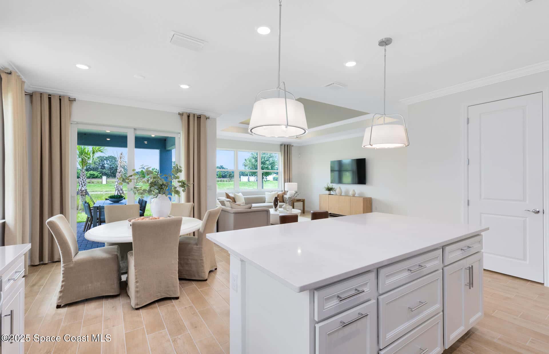 2553 Horizon View Avenue thumbnail 5