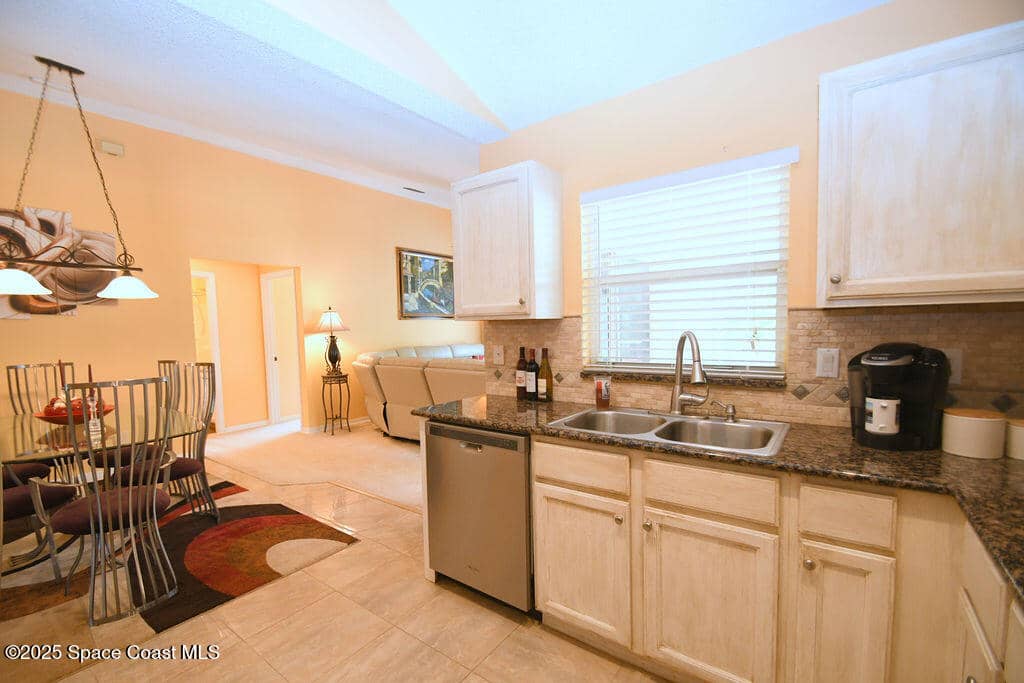 1388 Hill, Melbourne, Florida